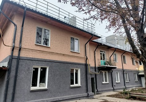Two-storey residential building in Ordzhonikidze district of Mariupol