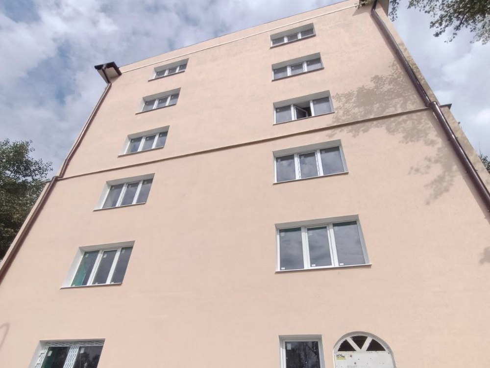 Multi-apartment residential building in Ordzhonikidze district of Mariupol