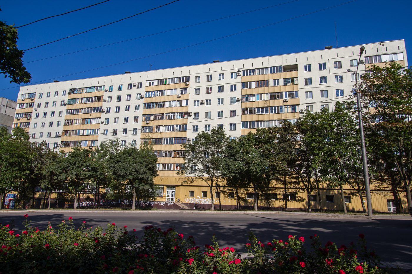 Multi-apartment residential building in the Central district of Mariupol