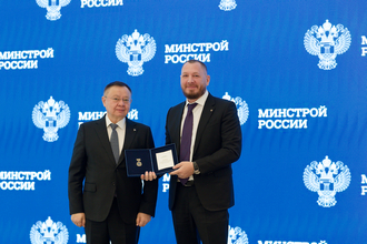 Генеральный директор ООО «РКС-НР» Ильдар Шарипов награжден Почетным знаком Министерства строительства и жилищно-коммунального хозяйства Российской Федерации.
