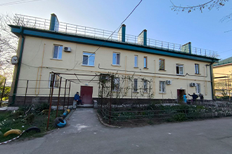 В Ильичевском районе Мариуполя ведутся работы по восстановлению многоквартирного жилого дома на ул. 27 квартал. Проект выполняют специалисты СМУ ООО "РКС-НР".
