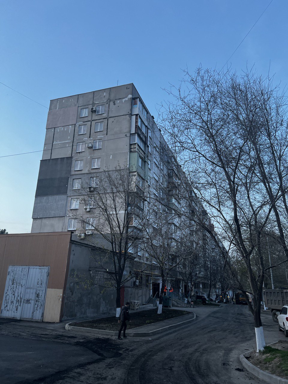 Multi-apartment residential building in the Central district of Mariupol