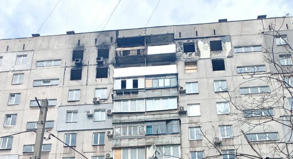 Multi-apartment residential building in the Central district of Mariupol