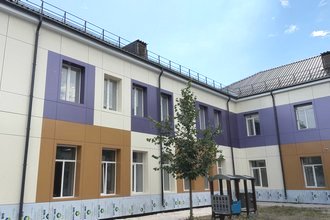 Под руководством ООО «РКС-НР» продолжаются ремонтно-восстановительные работы в здании детского сада, расположенного на улице Пашковского в Мариуполе